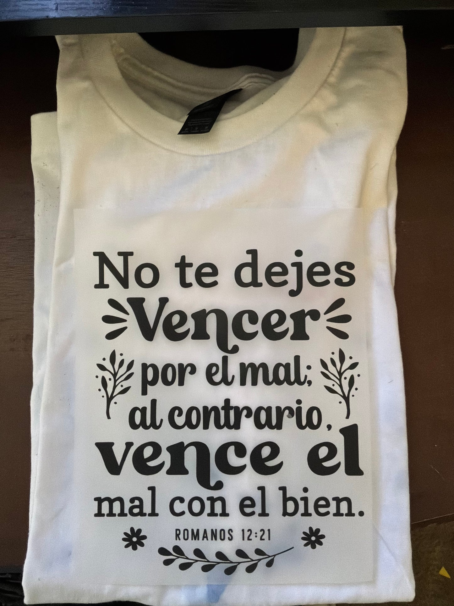 No te dejes vencer por el mal al contrario, vence el mal con el bien Romanos 12:21